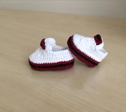 Sporty Baby Bootie & Hat Set N 237