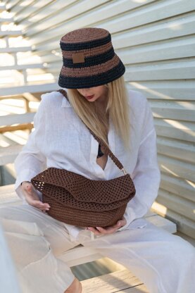 Striped bucket raffia hat