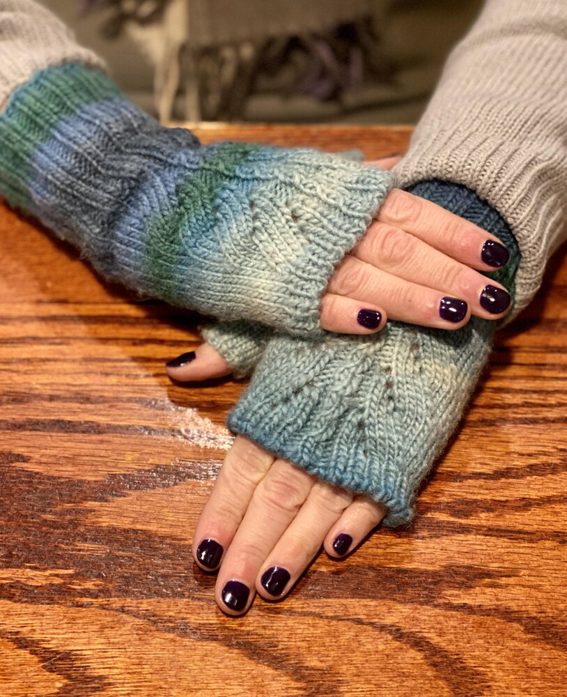 Mermaid Mitts Knitting pattern by Judy Walcott | LoveCrafts
