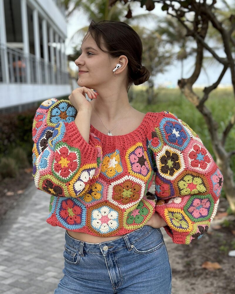 Vintage Floral Sweater Crochet pattern by Tania Skalozub | LoveCrafts