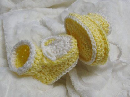 65-Two-Color Baby Booties