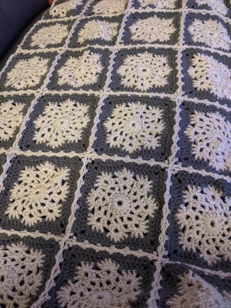 Snowflake granny square blanket #3