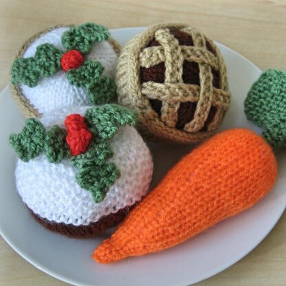 Treats for Santa and Rudolph Knitting pattern by Amanda Berry | LoveCrafts