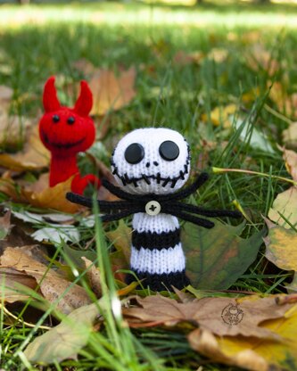 Halloween set decorations knitted flat