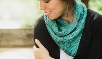 Siesta Textured Bandana Cowl in SweetGeorgia CashLuxe Spark - Downloadable PDF