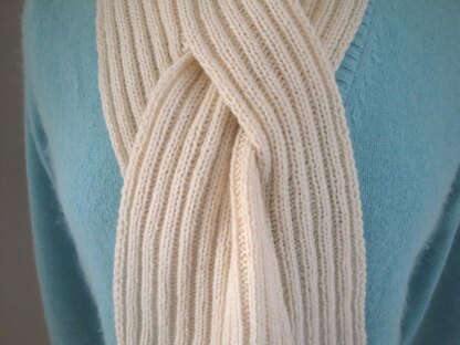 Ribbed Keyhole Scarf