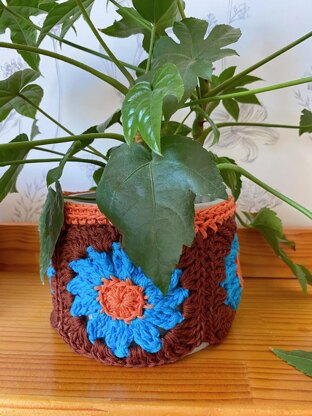Granny Plant Pot Cover