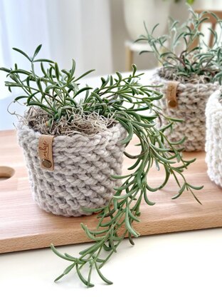 The Herringbone Planter 085