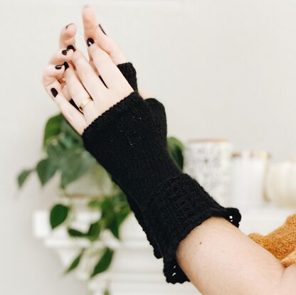 Glorious Haunting Fingerless Gloves