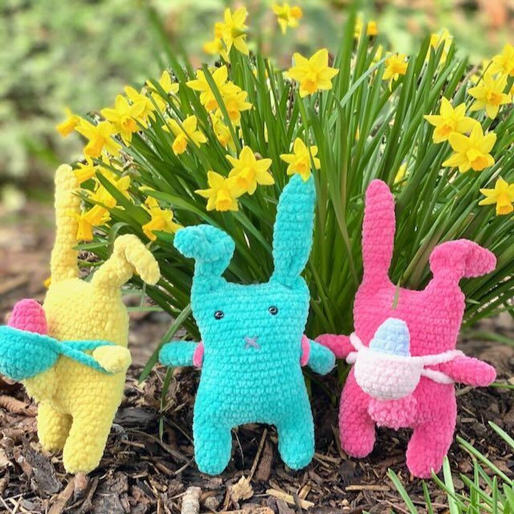 Bunnies with backpack and easter eggs Crochet pattern by annelies - Main Image