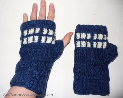 T.A.R.D.I.S. – Inspired Fingerless Gloves (Doctor Who)