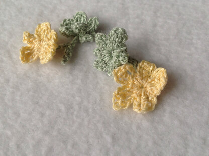 100 Lace Flowers to Crochet