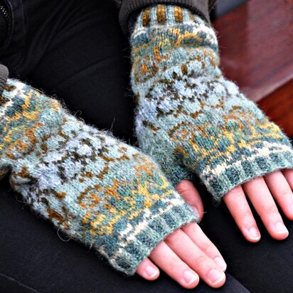 Autumn Leaves Mittens