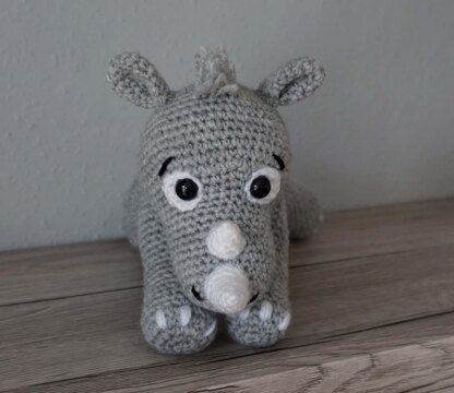 Crochet Pattern for the Amigurumi Rhino Nelli!