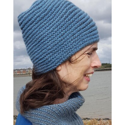 Valda Reversible Hat & Cowl