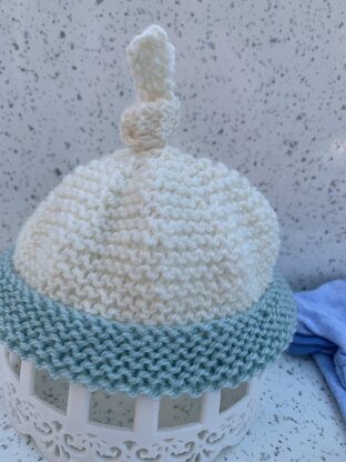 Baby tie knit hat