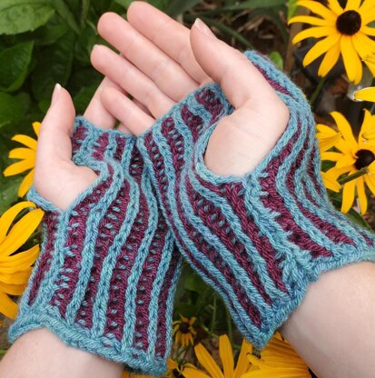 Two Color Rib Brioche Mitts