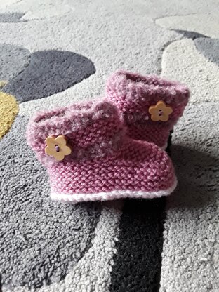 Baby Boots knitting pattern By Marilyn Janis