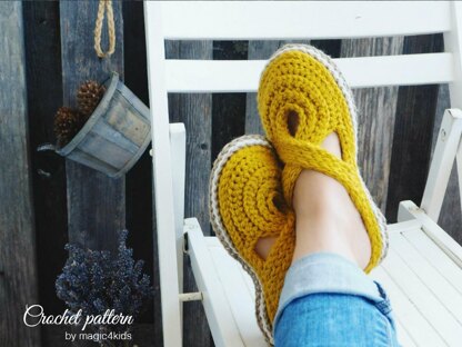 Knit look slippers