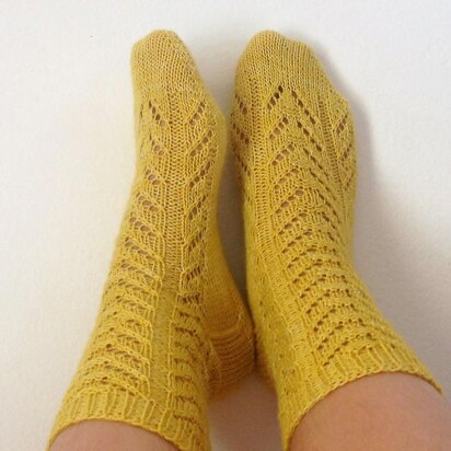 Olinda Socks - knitting pattern