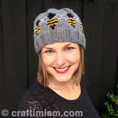 Bee Patterned Knit Hat - knitting pattern