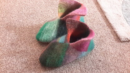 Knit to felt slippers