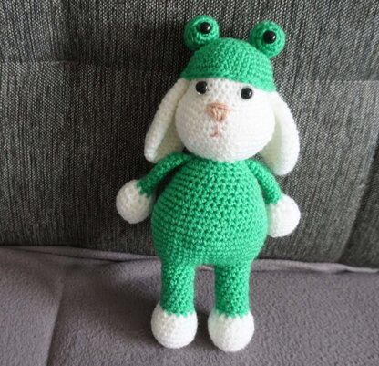 Crochet Pattern for the Bunny Lilly in Frog Costume