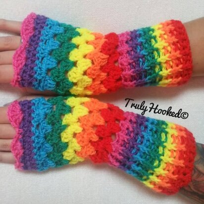 Granny stripe wristwarmers