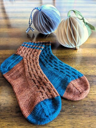 Vintage Honeycomb Ornaments Socks