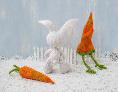 Knitted flat Easter Bunny and carrot