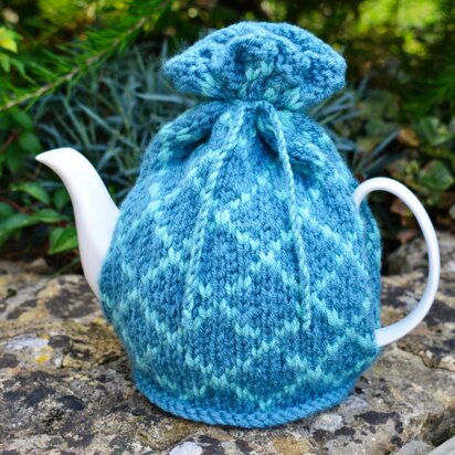 Diamond Patterned 4 Cup Teapot Cosy Knitting Pattern