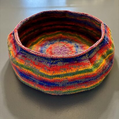 Pet Nest Bed - knitting pattern