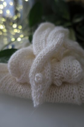 Rose and Pearls Scarf