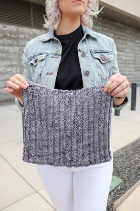 Feisty Cabled Cowl