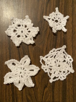 Assorted Snowflakes in Lily Sugar 'n Cream Solids