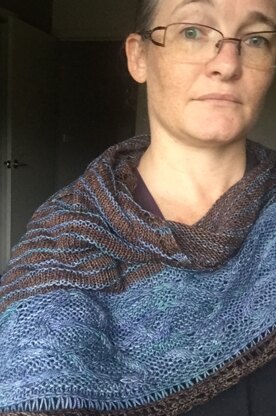 Celtic cable shawl mk.II