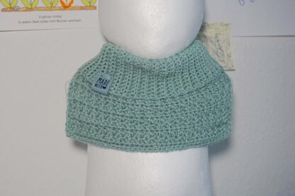 Crochet pattern for baby slip-on scarf in different sizes