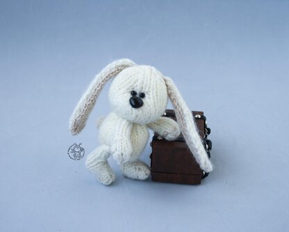 Mini bunny knitting flat