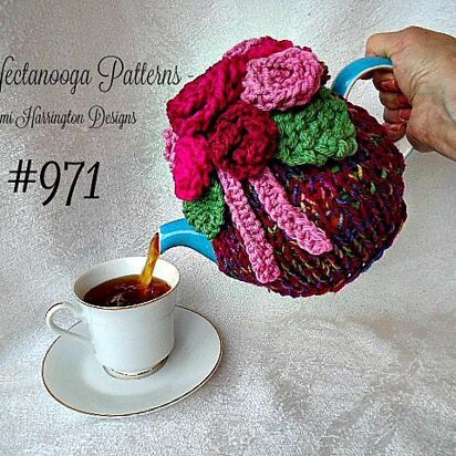 971-Roses Tea Cozy
