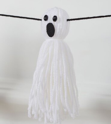 Ghost Tassel Garland in Red Heart Super Saver Economy Solids - LM6306 - Downloadable PDF