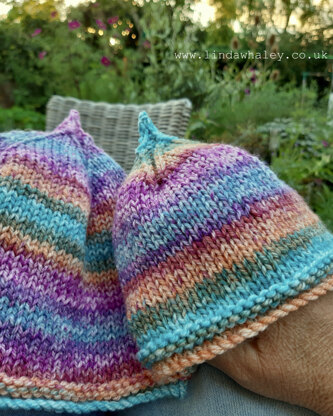 Classic Pixie Beanie in Hayfield Breeze DK