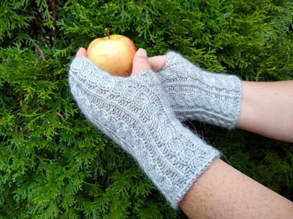 Totally Cabled mitts