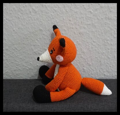 Crochet pattern for fox Fuchsi