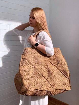 Weekender Raffia Bag