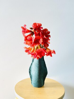 Two classic curvy vases