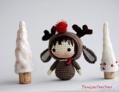 Christmas Deer Doll. Crochet Tanoshi.