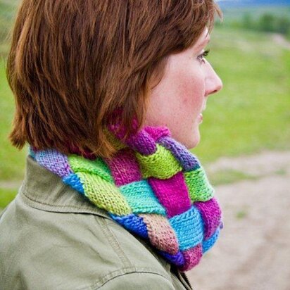 Entrelac Cowl