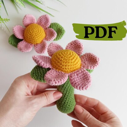 Crochet flower pattern, easy crochet baby rattle