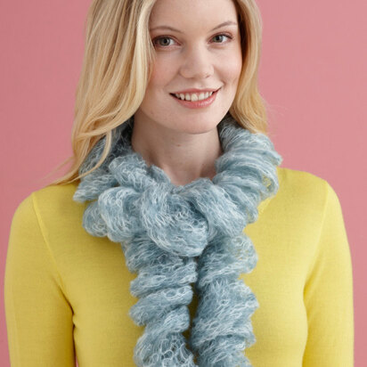 One Ball Twirly Scarf in Lion Brand Imagine - L20590D