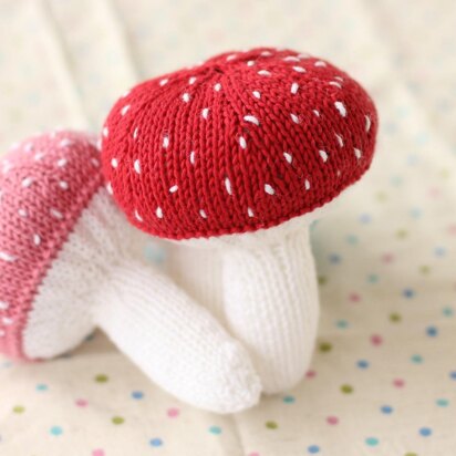 Mushroom Baby Rattle - knitting pattern